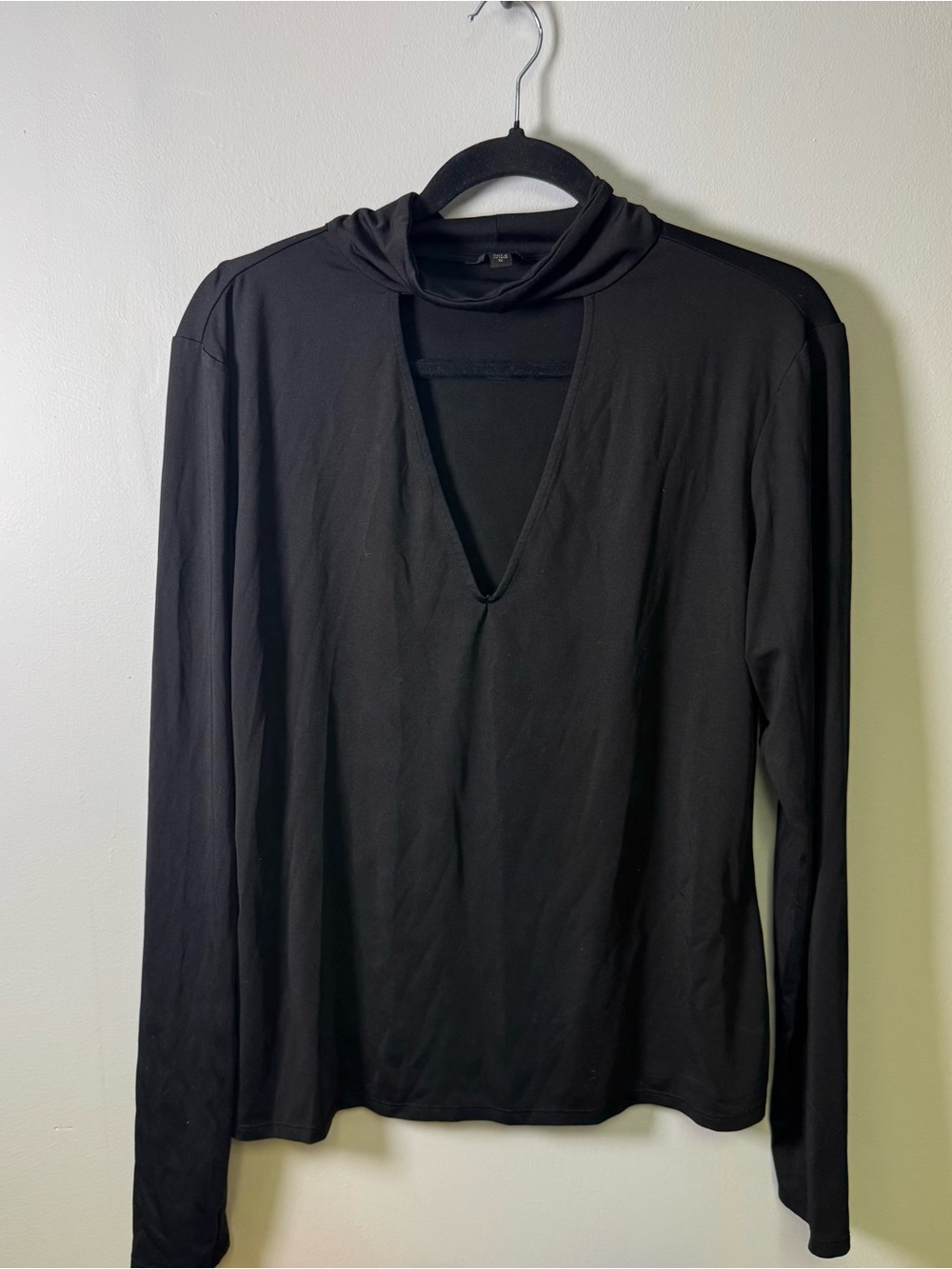 Guess Black Turtleneck Long-Sleeve with Cutout Size XL
